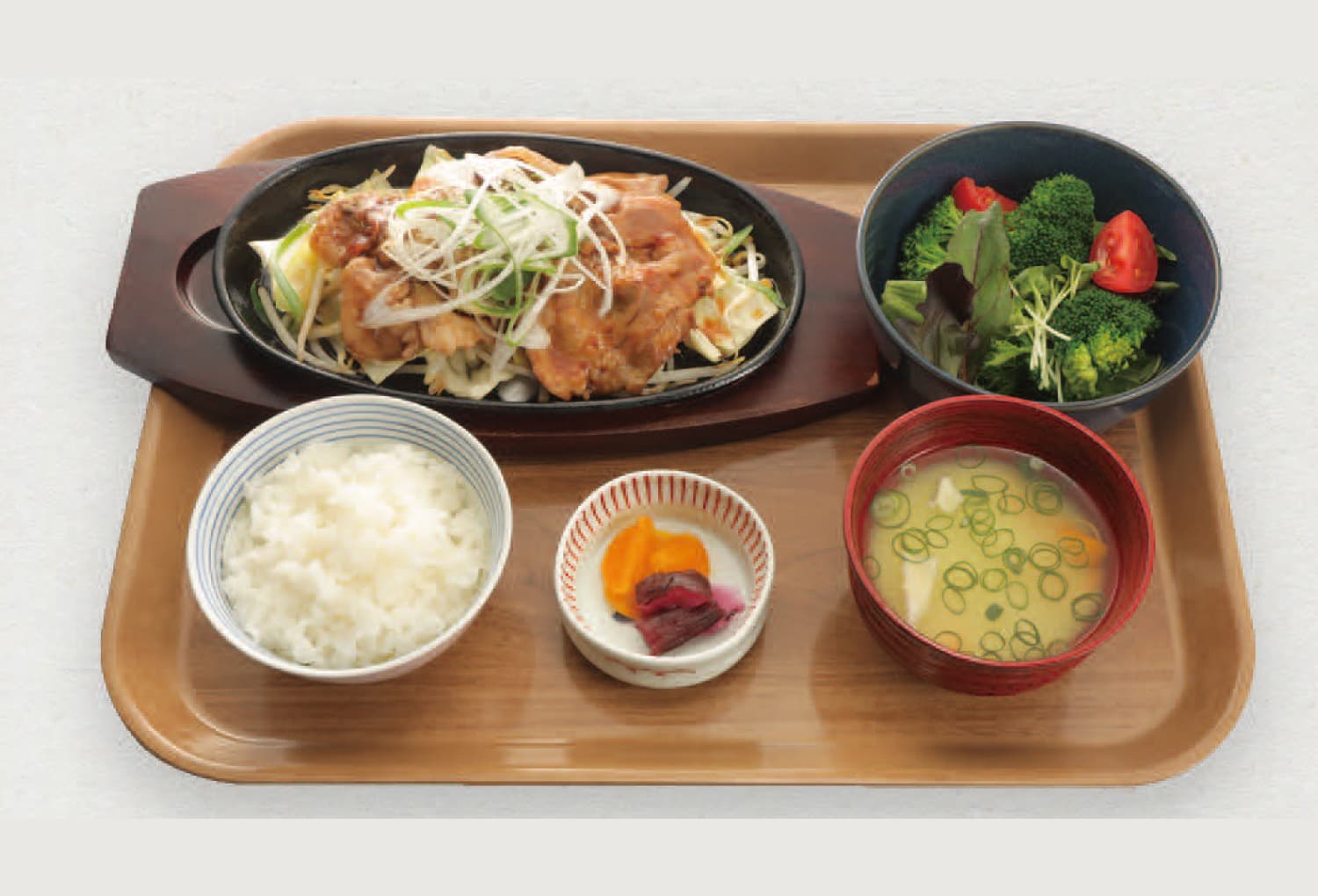 アツアツ鉄板の豚ロース生姜焼き定食 1,450円